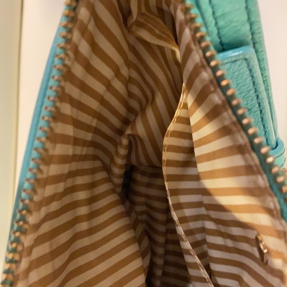 Kate spade cross body bag. EUC - Picture 4 of 8